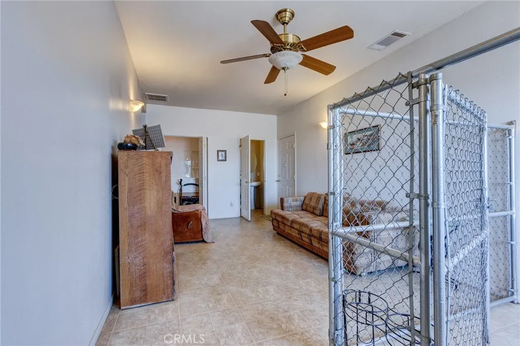 8605 Cantel Court, Oak Hills, California 92344 home-pic-45