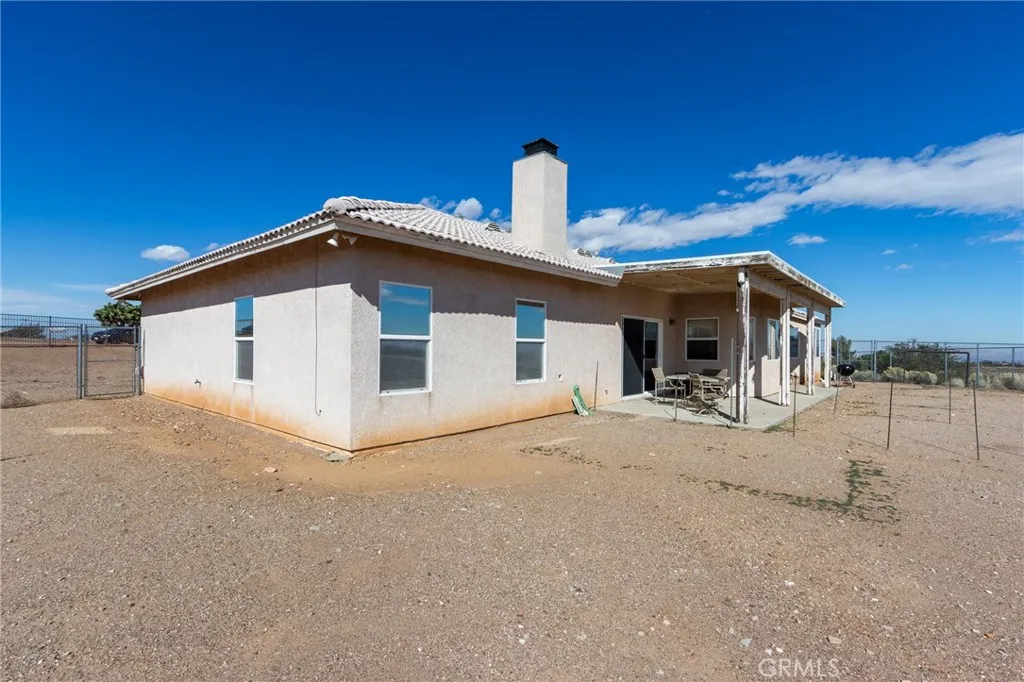 8605 Cantel Court, Oak Hills, California 92344 home-pic-48