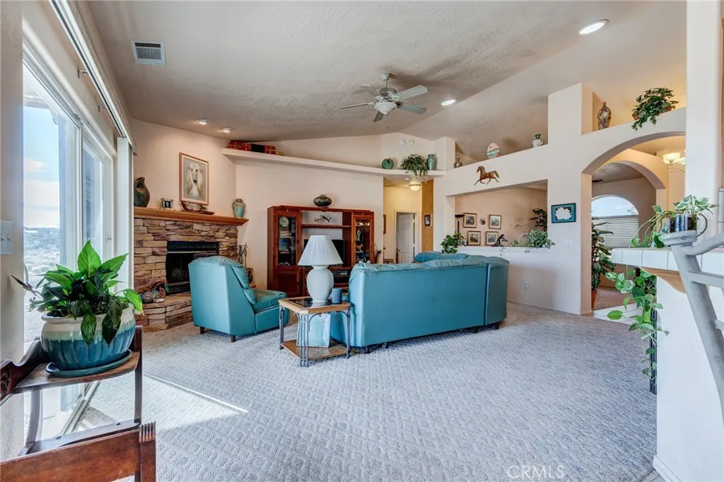 8605 Cantel Court, Oak Hills, California 92344 home-pic-17