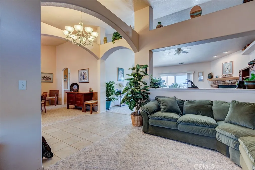 8605 Cantel Court, Oak Hills, California 92344 home-pic-11