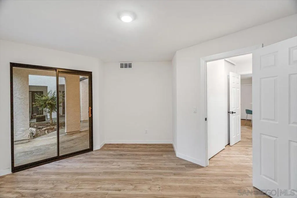 9745 Mesa Springs Way 142, San Diego, California 92126 home-pic-22