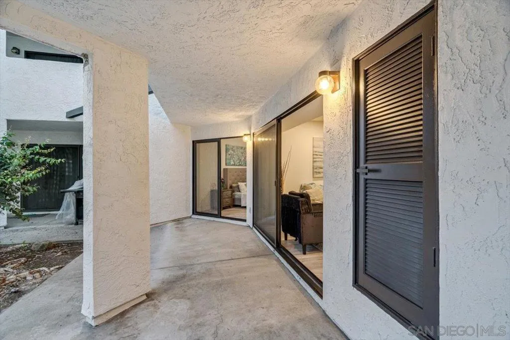 9745 Mesa Springs Way 142, San Diego, California 92126 home-pic-27