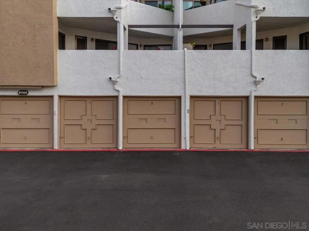 9745 Mesa Springs Way 142, San Diego, California 92126 home-pic-35