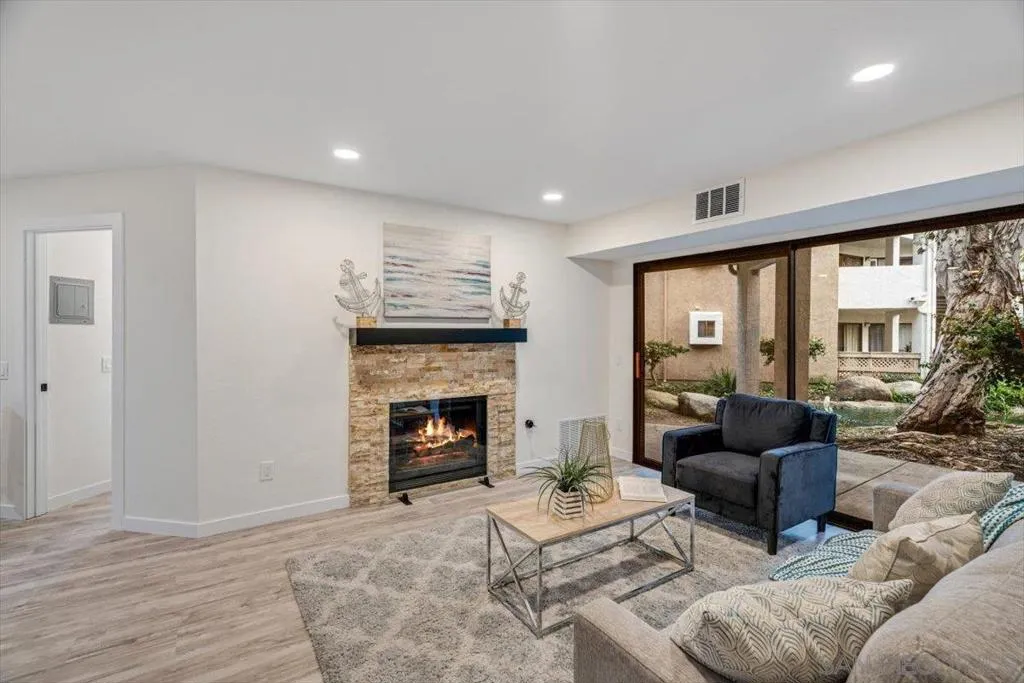 9745 Mesa Springs Way 142, San Diego, California 92126 home-pic-4