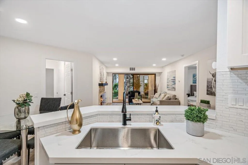 9745 Mesa Springs Way 142, San Diego, California 92126 home-pic-14