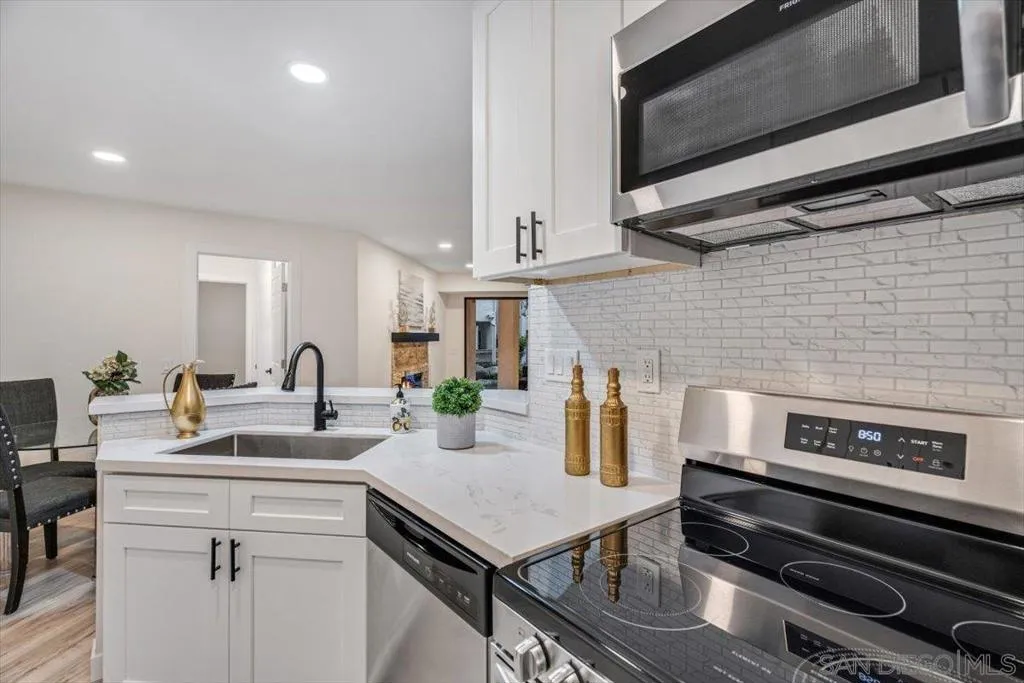 9745 Mesa Springs Way 142, San Diego, California 92126 home-pic-13