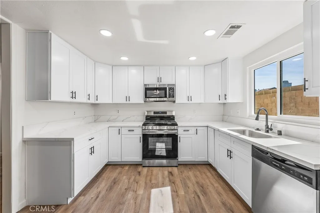 37901 Rosemarie Street, Palmdale, California 93550 home-pic-14