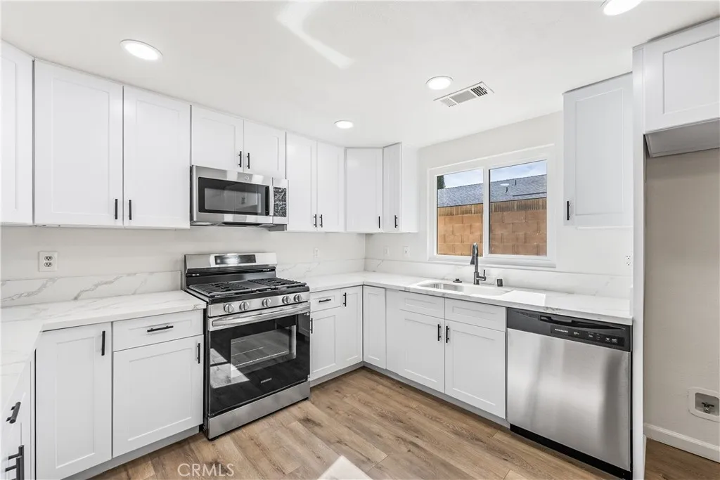 37901 Rosemarie Street, Palmdale, California 93550 home-pic-15