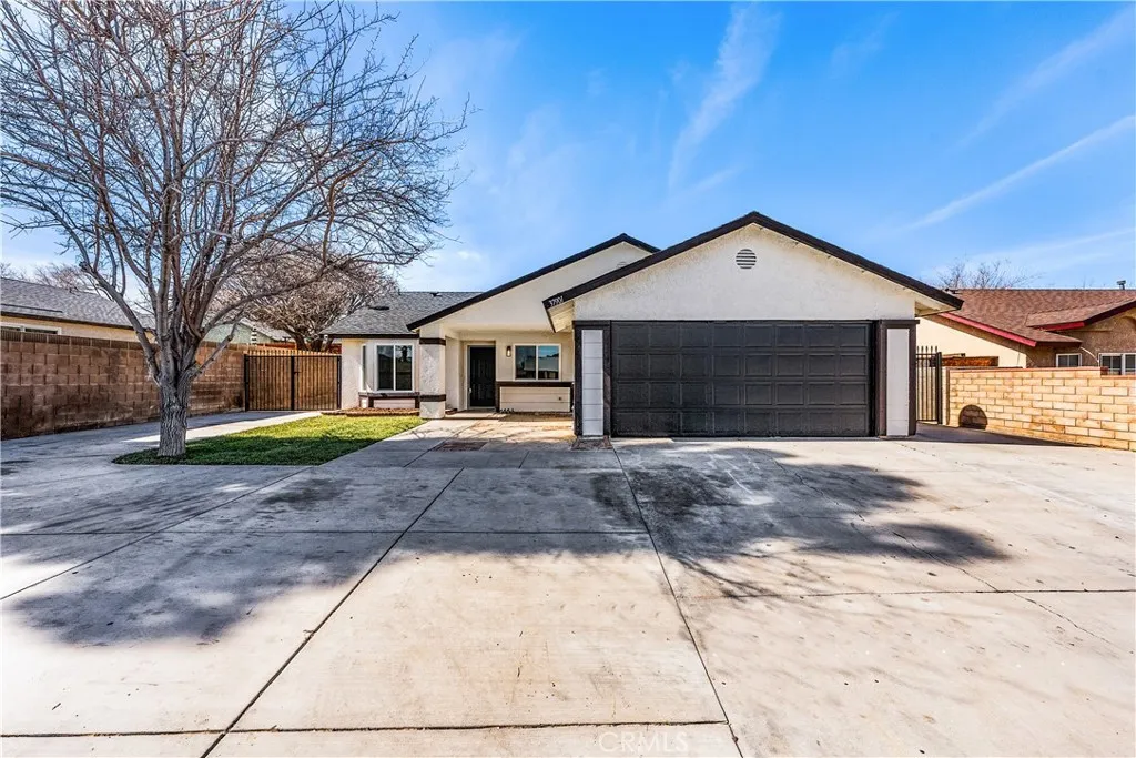37901 Rosemarie Street, Palmdale, California 93550 home-pic-1