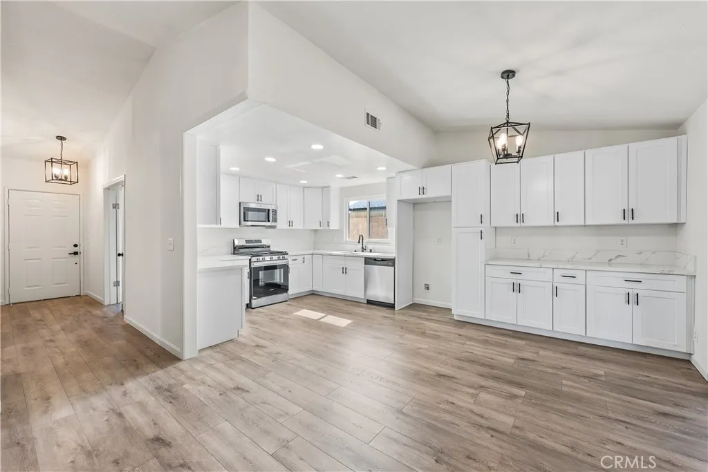 37901 Rosemarie Street, Palmdale, California 93550 home-pic-11