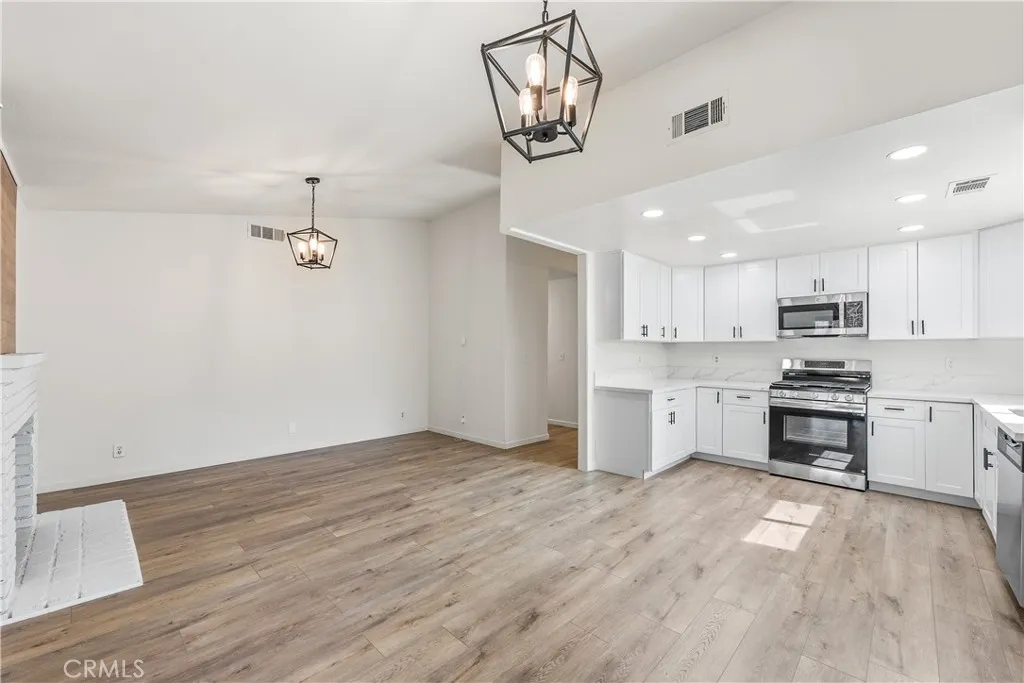 37901 Rosemarie Street, Palmdale, California 93550 home-pic-12