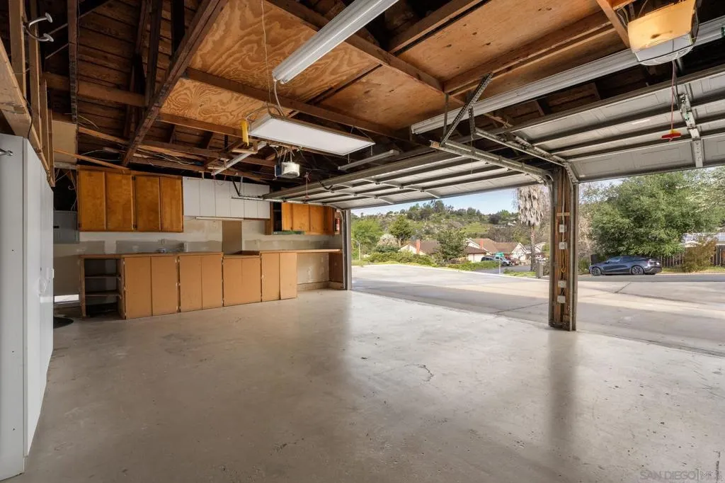1975 Julianna St, El Cajon, California 92019 home-pic-35