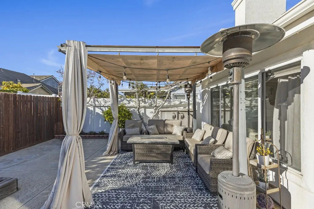565 Rosalinda Drive, Oxnard, California 93030 home-pic-41
