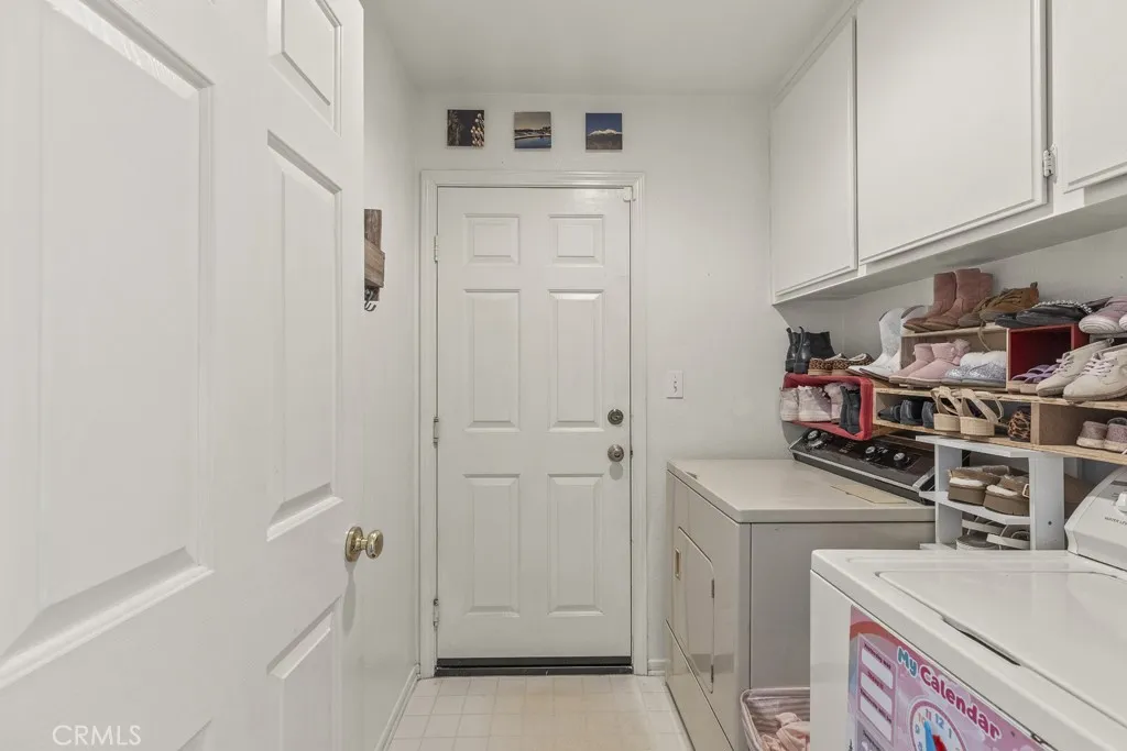 565 Rosalinda Drive, Oxnard, California 93030 home-pic-33