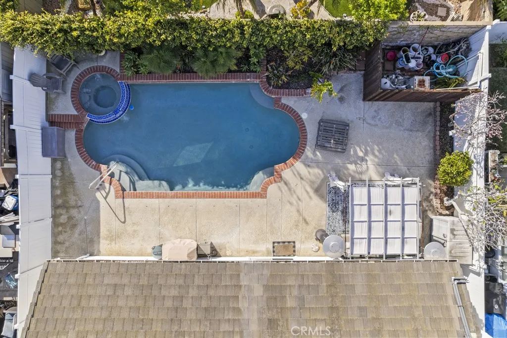 565 Rosalinda Drive, Oxnard, California 93030 home-pic-38