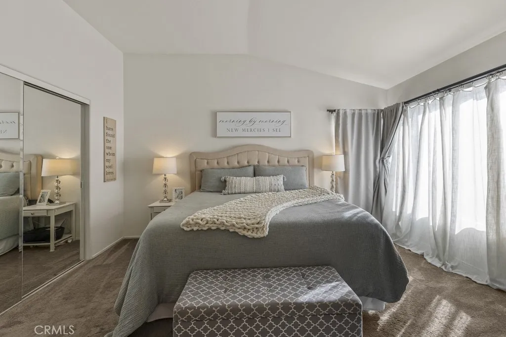 565 Rosalinda Drive, Oxnard, California 93030 home-pic-20