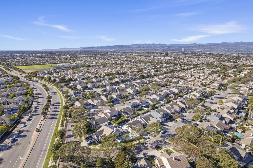 565 Rosalinda Drive, Oxnard, California 93030 home-pic-43