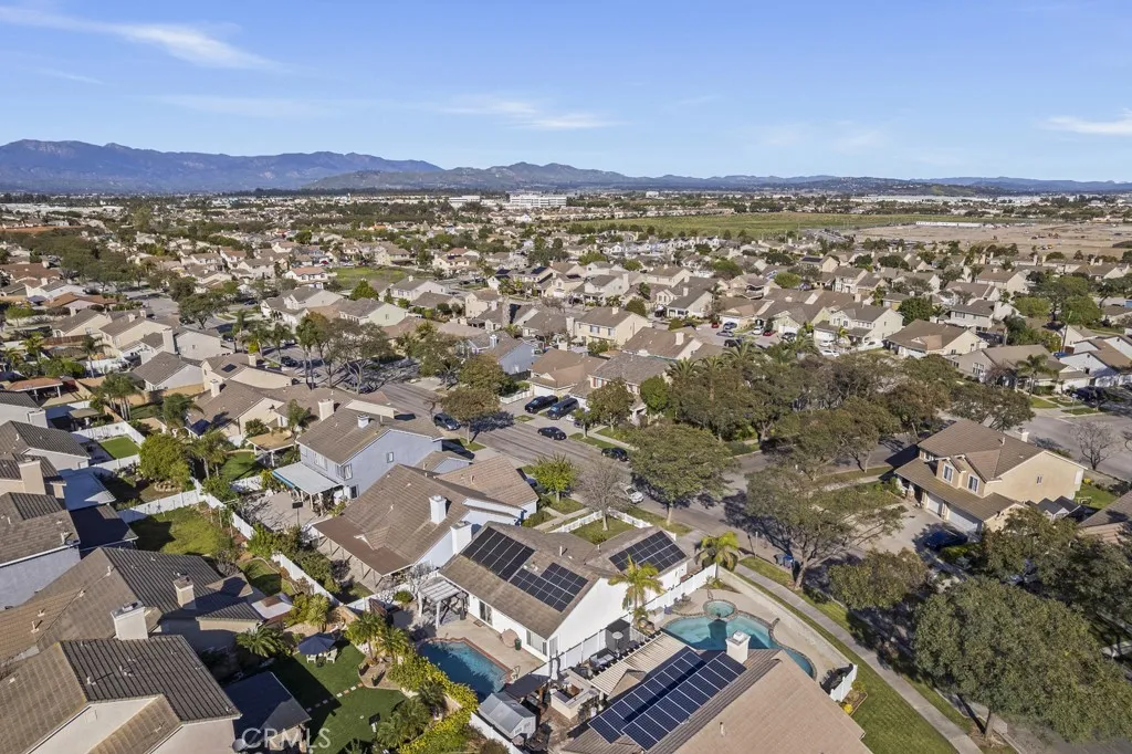 565 Rosalinda Drive, Oxnard, California 93030 home-pic-44