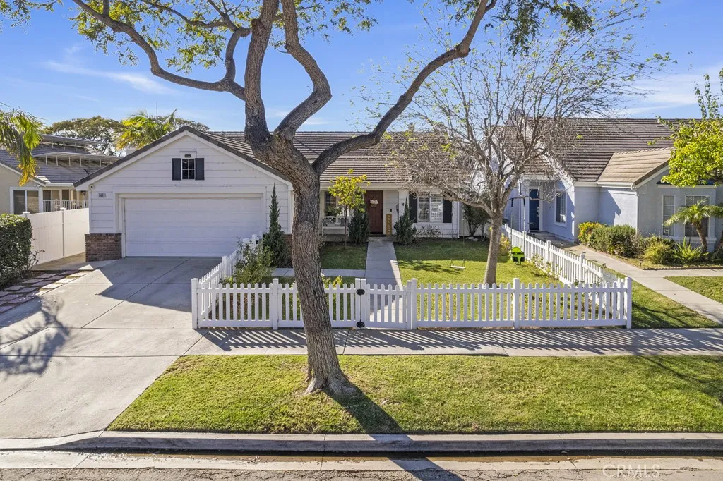 565 Rosalinda Drive, Oxnard, California 93030 home-pic-1