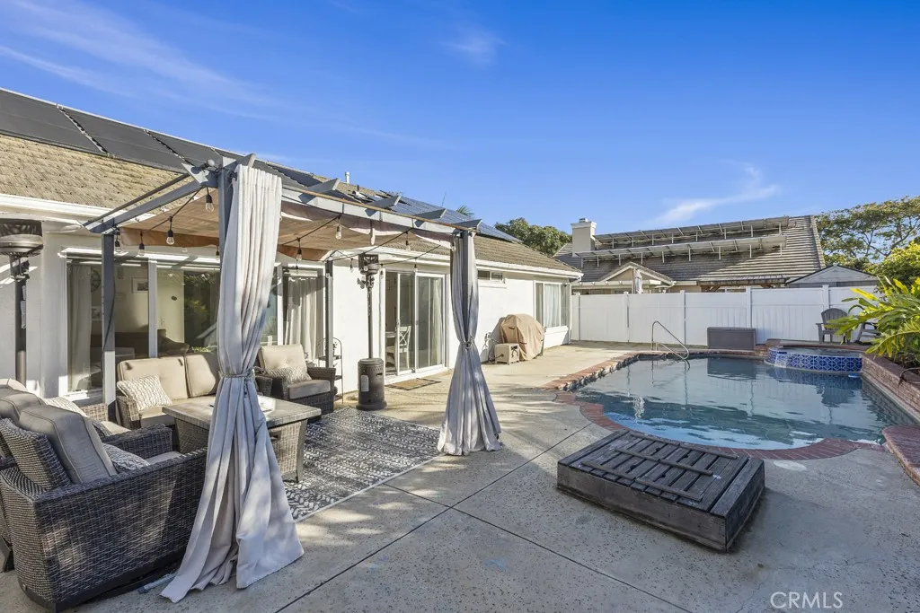 565 Rosalinda Drive, Oxnard, California 93030 home-pic-40