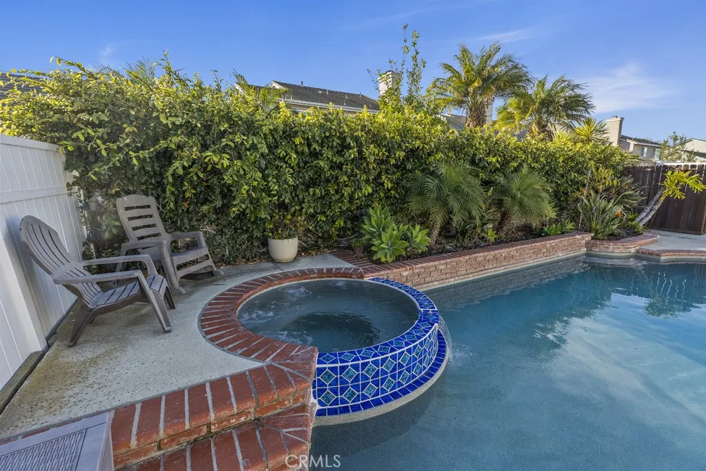 565 Rosalinda Drive, Oxnard, California 93030 home-pic-34