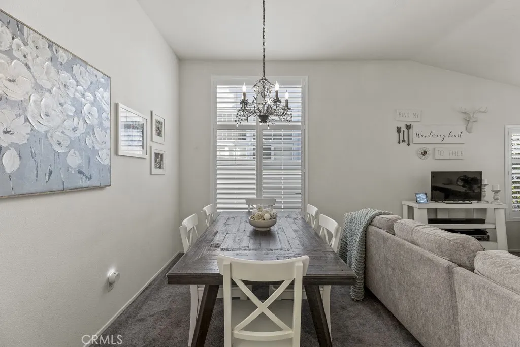565 Rosalinda Drive, Oxnard, California 93030 home-pic-12