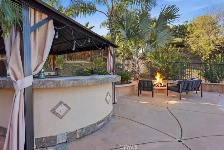 Outdoor Kitchen