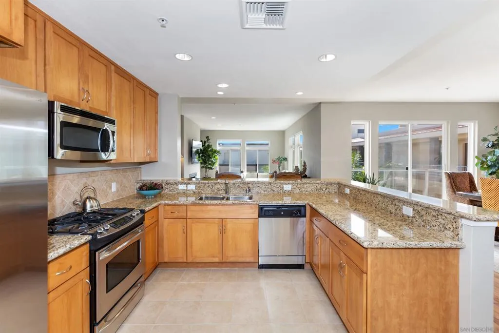 301 Mission Ave 601, Oceanside, California 92054 home-pic-22