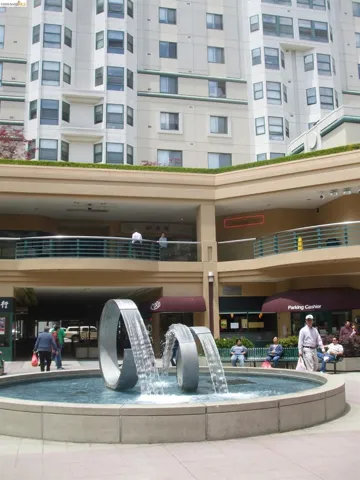 Nearby shopping and dining