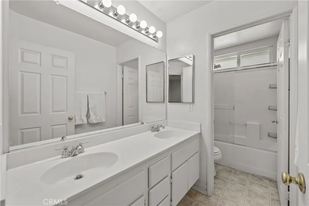 29458 Shannon Court, Canyon Country, California 91387 home-pic-20