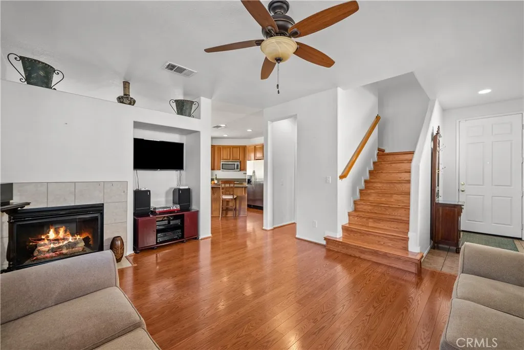 29458 Shannon Court, Canyon Country, California 91387 home-pic-2