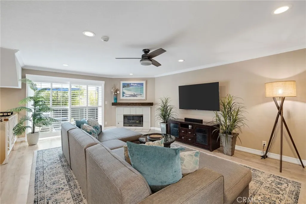 231 N Broadway 3, Redondo Beach, California 90277 home-pic-21