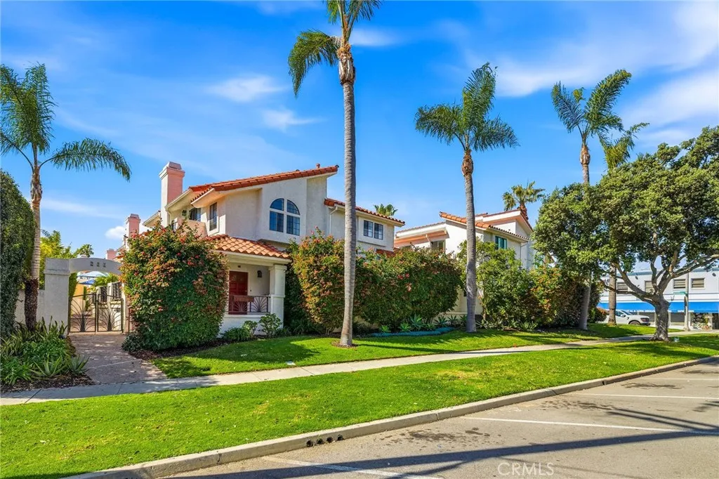 231 N Broadway 3, Redondo Beach, California 90277 home-pic-1