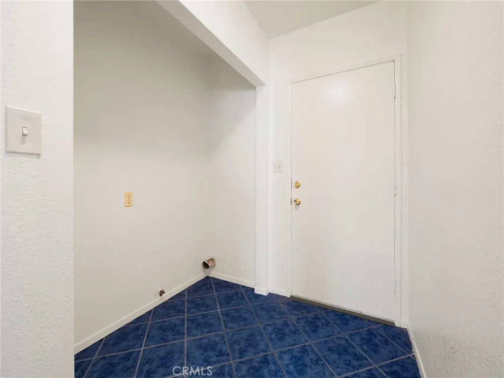 1207 E 76th, Los Angeles, California 90001 home-pic-11