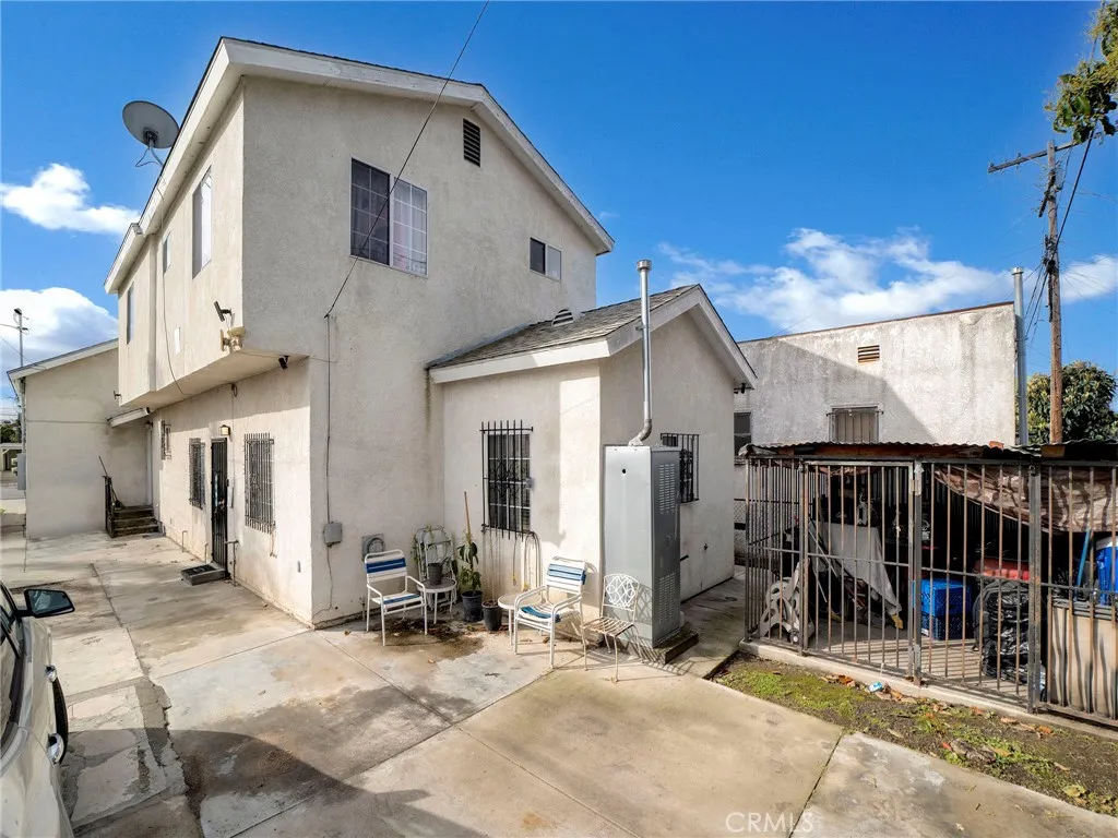 1207 E 76th, Los Angeles, California 90001 home-pic-15
