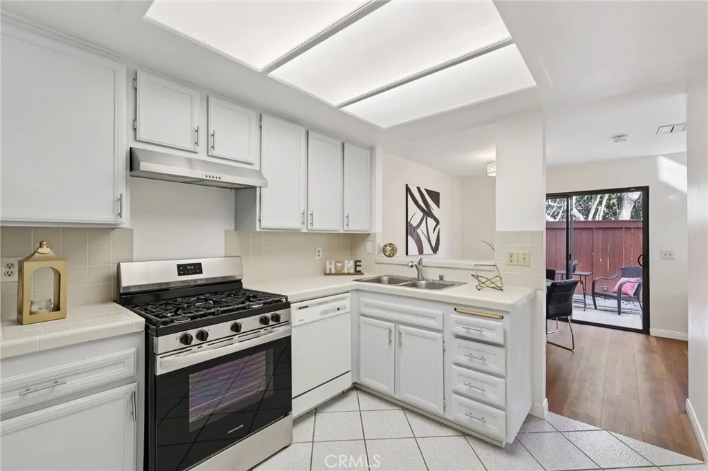 3443 Reynard A, San Diego, California 92103 home-pic-14