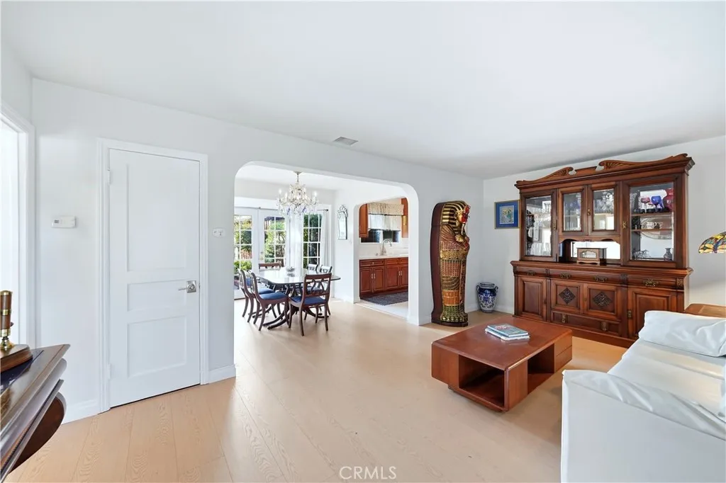 5203 E Abbeyfield Street, Long Beach, California 90815 home-pic-1