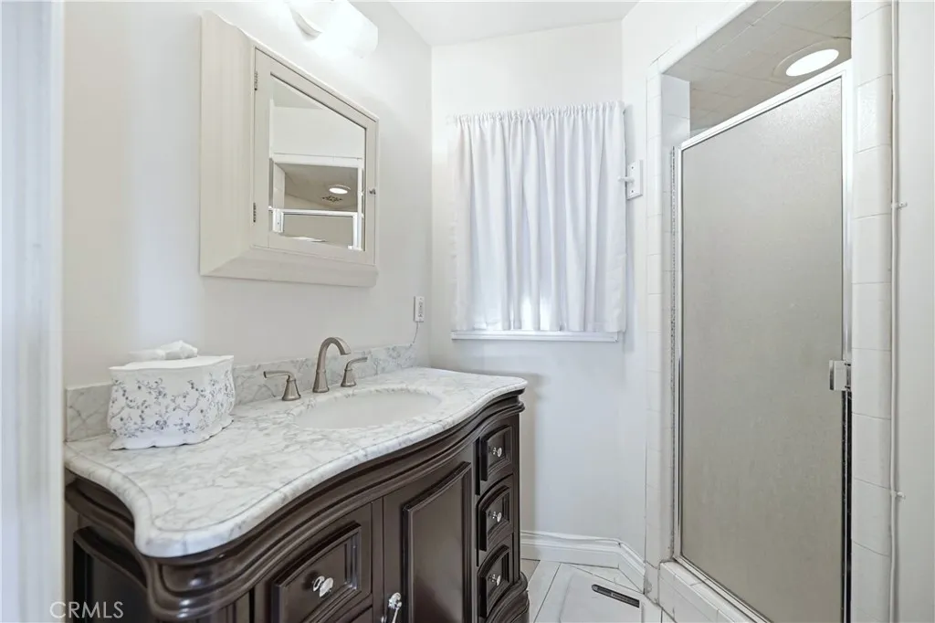 5203 E Abbeyfield Street, Long Beach, California 90815 home-pic-9