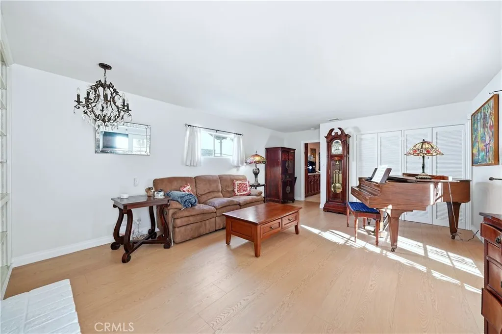 5203 E Abbeyfield Street, Long Beach, California 90815 home-pic-11