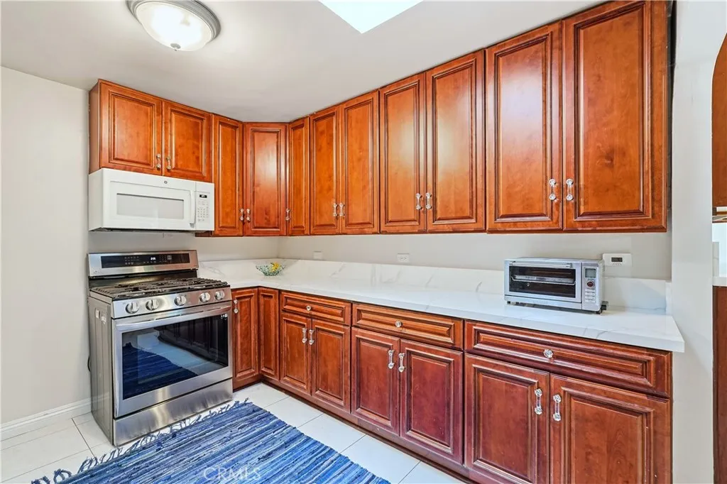 5203 E Abbeyfield Street, Long Beach, California 90815 home-pic-7