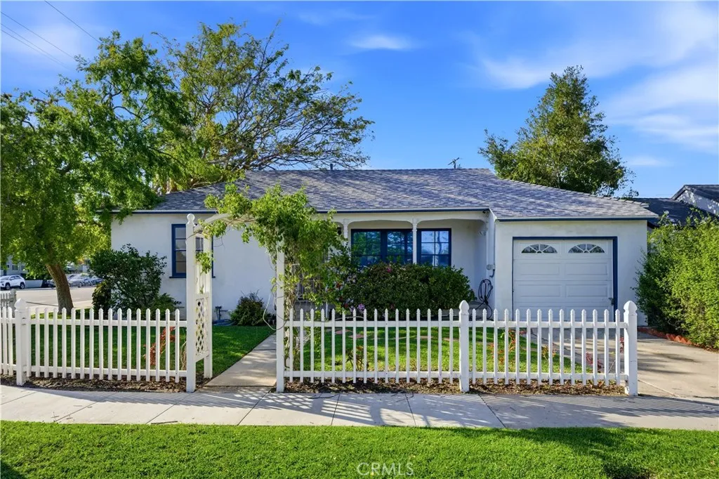 5203 E Abbeyfield Street, Long Beach, California 90815 home-pic-26