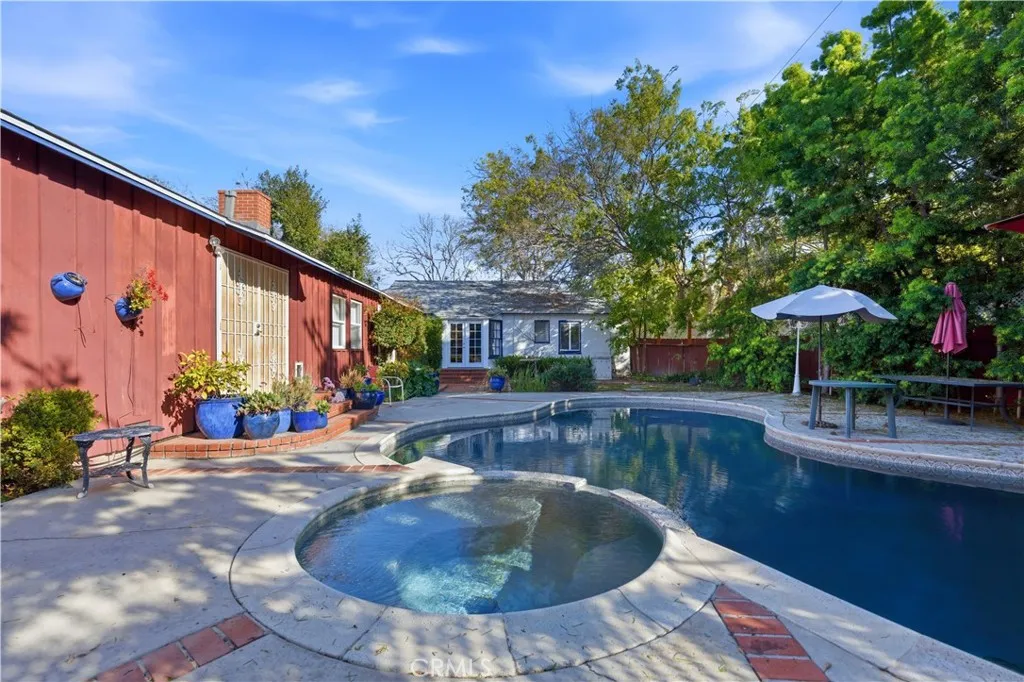 5203 E Abbeyfield Street, Long Beach, California 90815 home-pic-24