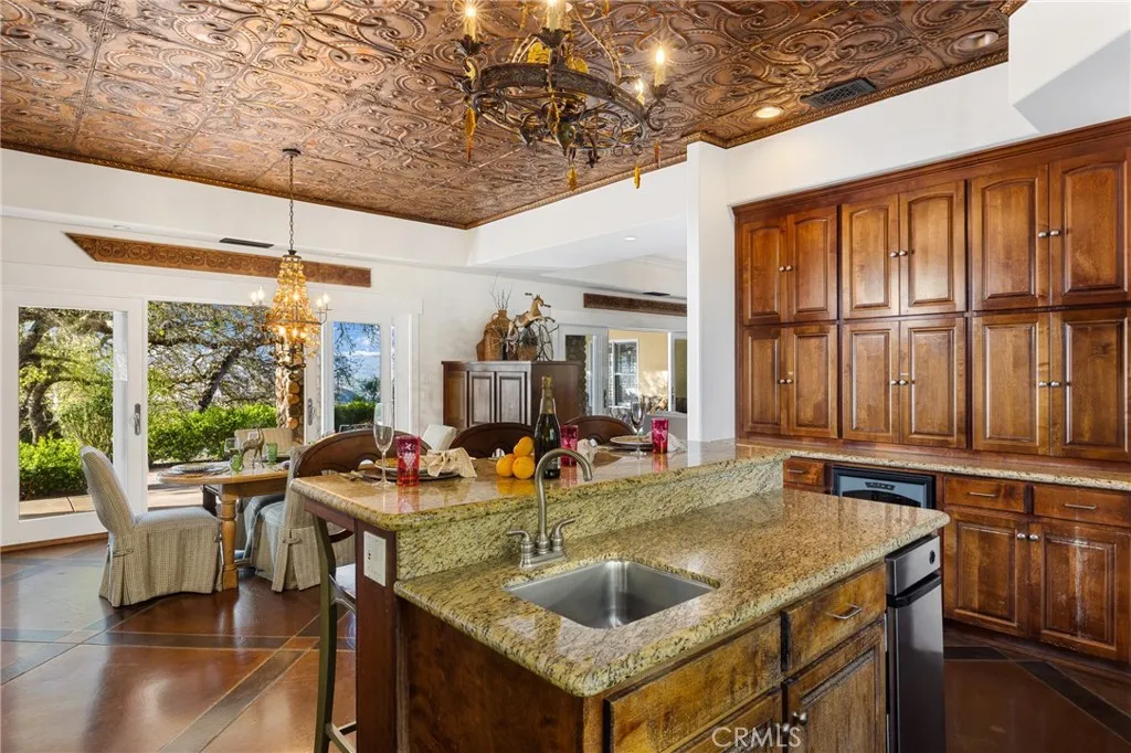 1220 Skylar Lane, Lake Nacimiento, California 93426 home-pic-11