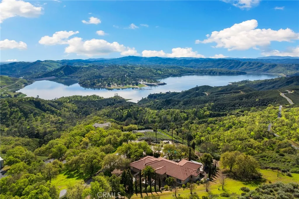 1220 Skylar Lane, Lake Nacimiento, California 93426 home-pic-1