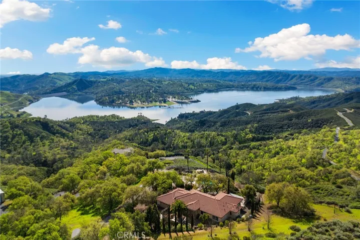 Unique location with stunning lake and hilltop views