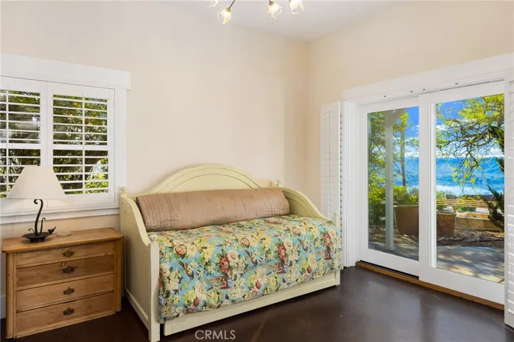 Bedroom 3: Enough space for another daybed