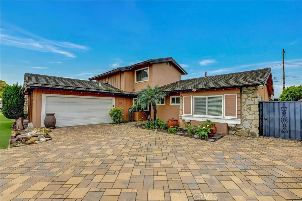 1652 Lance, Tustin, California 92780 home-pic-42