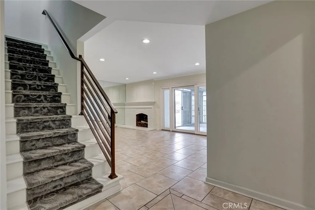 1652 Lance, Tustin, California 92780 home-pic-20