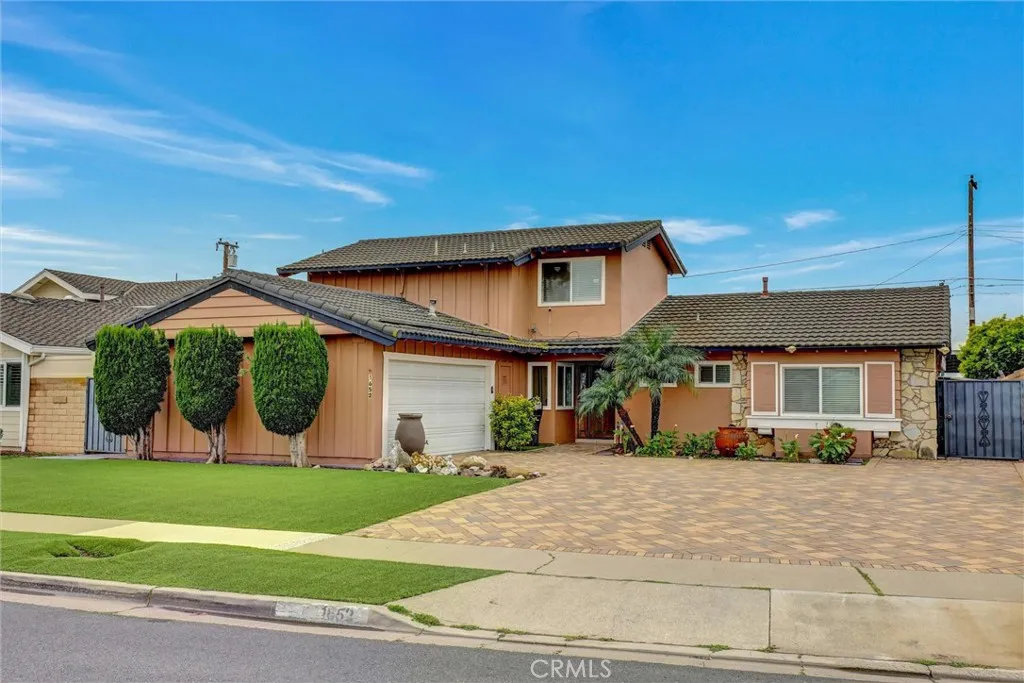 1652 Lance, Tustin, California 92780 home-pic-1