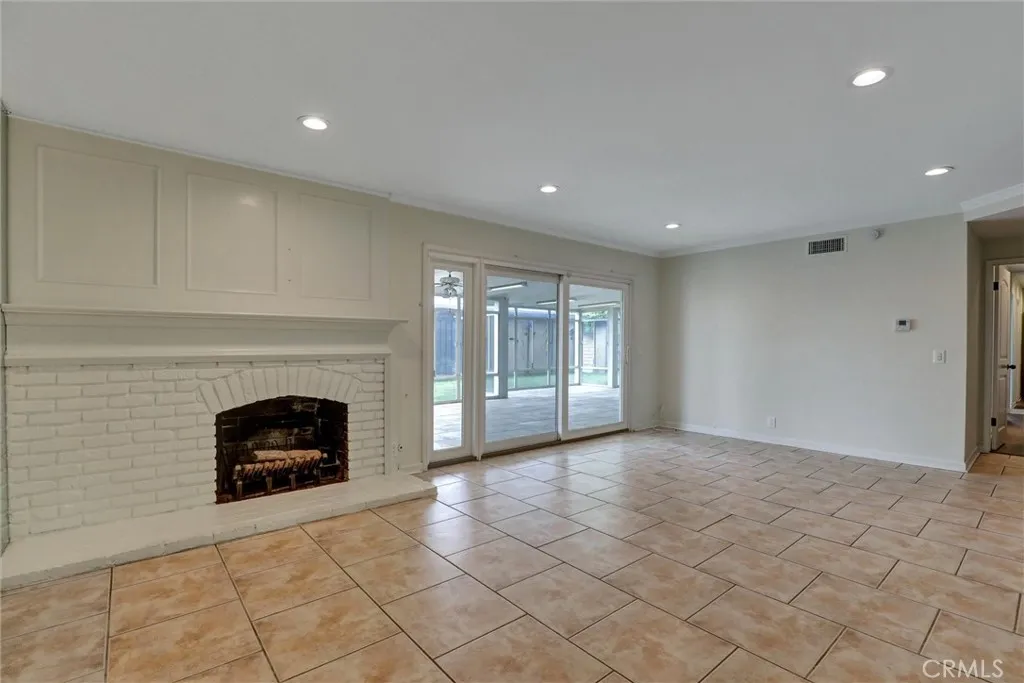 1652 Lance, Tustin, California 92780 home-pic-7